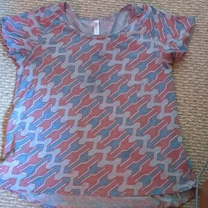 Lularoe Classic Tee Size L